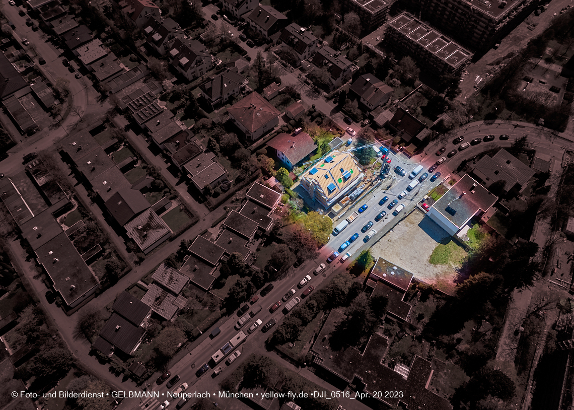 21.04.2023 - Luftbilder von der Baustelle Niederalmstraße 16 in Neuperlach